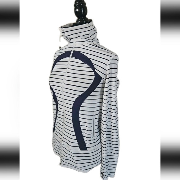 Lululemon Womens Blue And White Long Lenth High Neck Striped Stride Jacket 6 - Picture 5 of 15